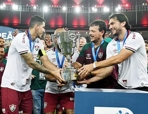 Torcida do Fluminense Bi-Canpaeão, faz zoações e provoca Flamengo: 'Real Madrid, pode esperar, a sua hora vai chegar'