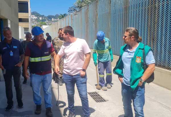 SAMBÓDROMO: Deputado Jorge Felippe Neto, verifica problemas como galerias entupidas, esgoto a céu aberto, focos de mosquito, entre outros