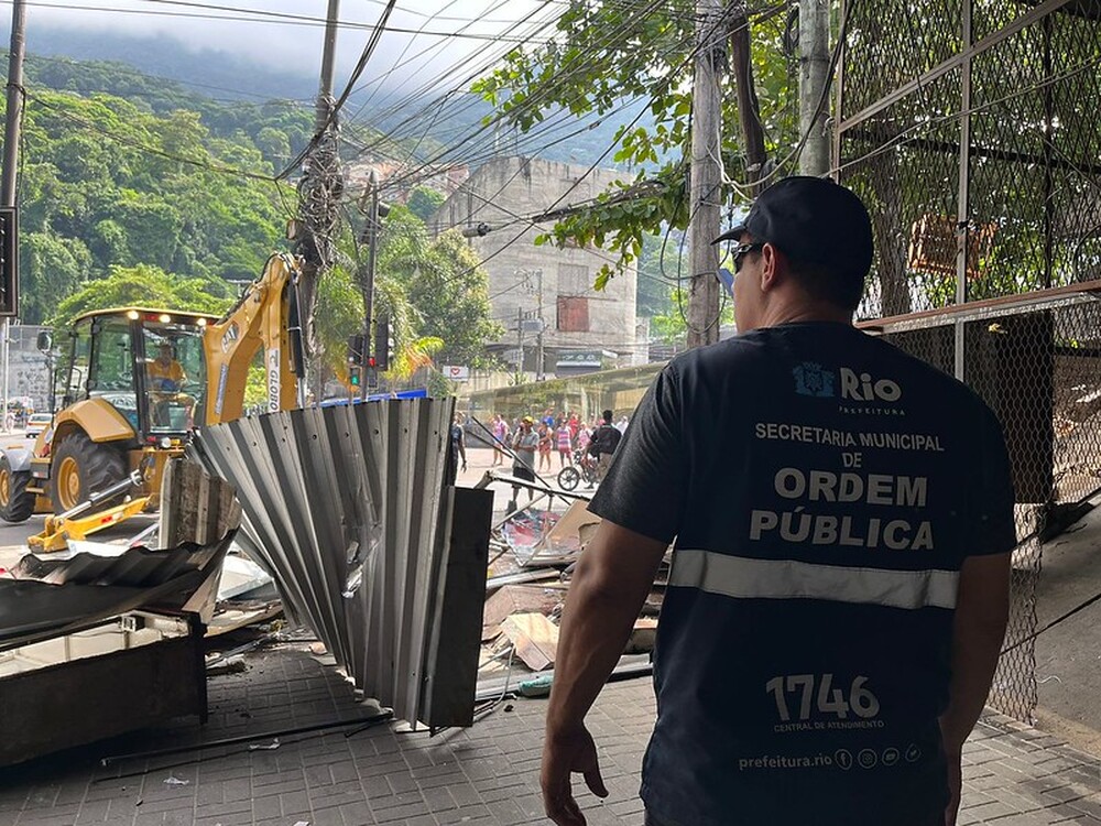 Quiosque irregular na Rocinha é demolido pela Secretaria de Ordem Pública