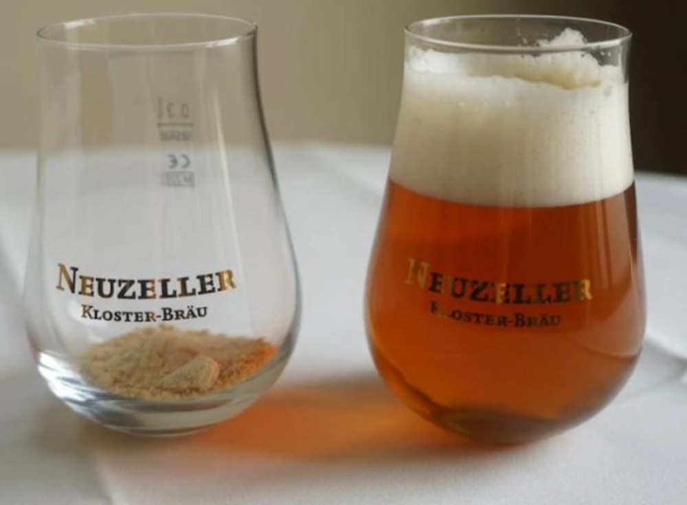 Conheça a primeira cerveja em pó do mundo Cervejaria alemã: Klosterbrauerei Neuzelle, foi a responsável pelo feito.