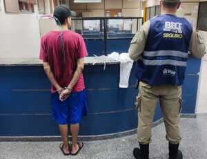 BRT Seguro prende dois homens no Terminal Alvorada