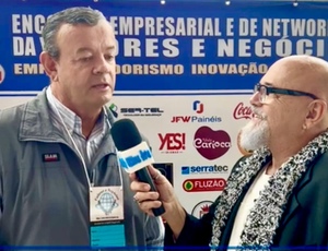 Lars Grael fala sobre empreendedorismo social e responsabilidade das empresas em evento da Valores e Negócios