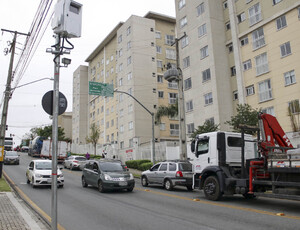 Dedo-duro: Novos radares podem fiscalizar a velocidade antes e depois de onde está instalado o equipamento. Entenda!