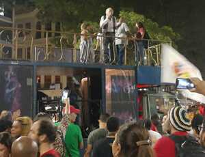 Milhares de Professores saem em manifestação contra governo em frente a ALERJ 