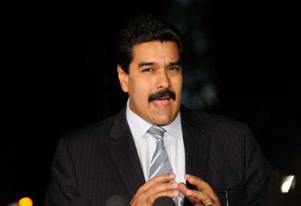 Maduro chega ao Brasil, encontro marca retomada das relações Brasil-Venezuela