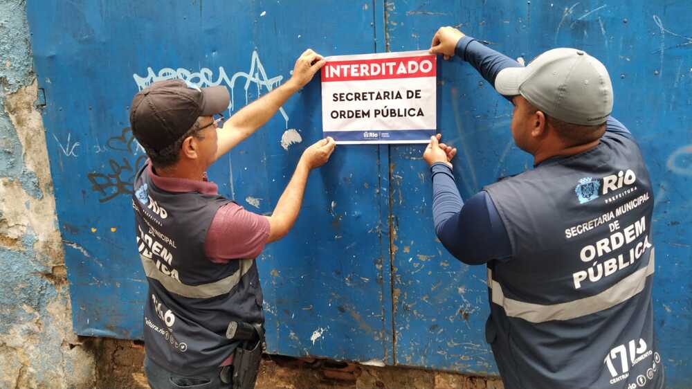 Prefeitura interdita ferro-Velho na Praça da Bandeira, Zona Norte da cidade