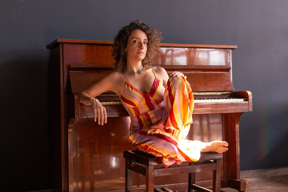 Claudia Castelo Branco apresenta o show  “Viva Sivuca – Homenagem ao Poeta do Som”