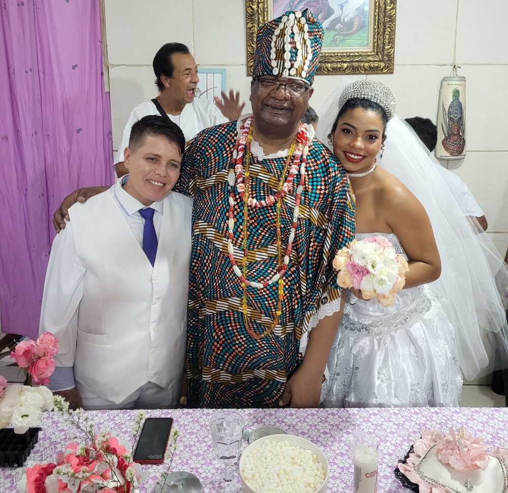 'Orixá ensina que o amor é soberano, em todas as suas diversidades', disse o Babalorixá Cláudio D’Oxosse ao celebrar um casamento homoafetivo no Rio 