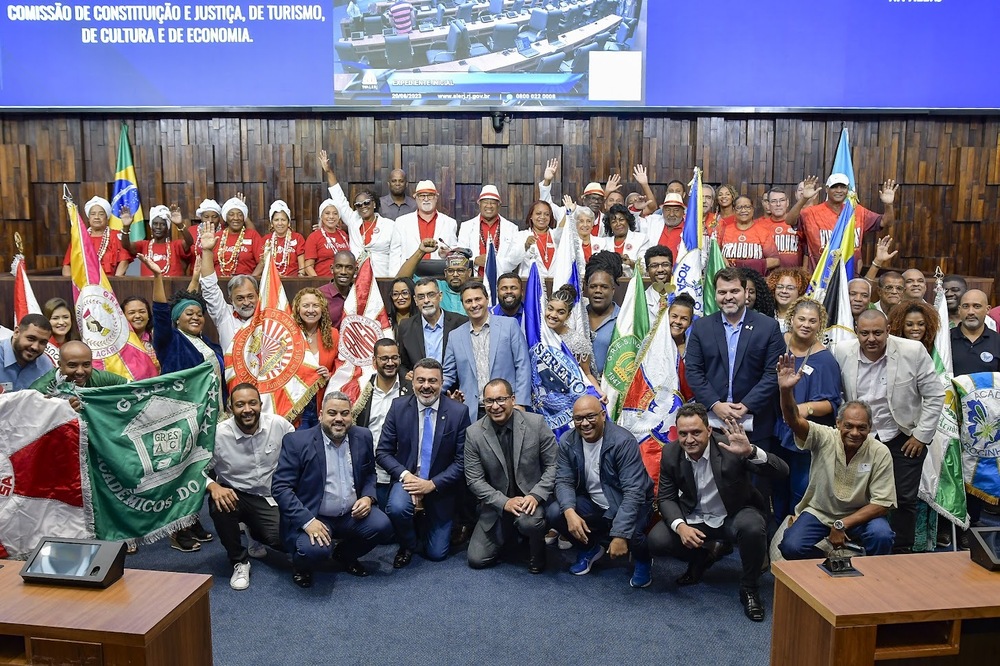 Alerj debate projeto deputado Vitor Júnior (PDT) sobre financiamento do carnaval