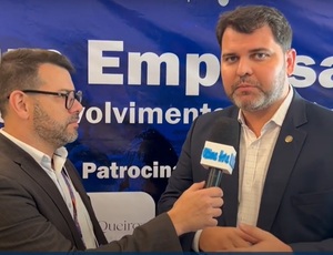 Deputado Estadual Luiz Cláudio destaca a importância do Fórum Empresarial para fomentar ideias e apoiar o desenvolvimento econômico do Rio de Janeiro