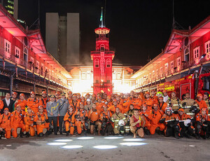 Corpo de Bombeiros do Rio comemora 167 anos com cerimônia e simulação de salvamentos