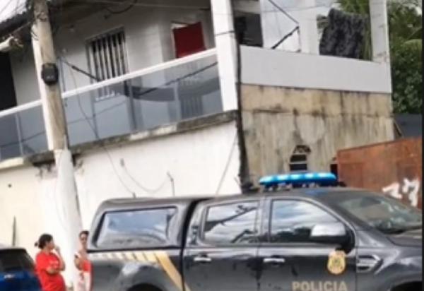 Moradores do bairro Jardim Iguaçu, na Baixada, são despejados após decisão favorável à Universidade Federal Rural do Rio de Janeiro