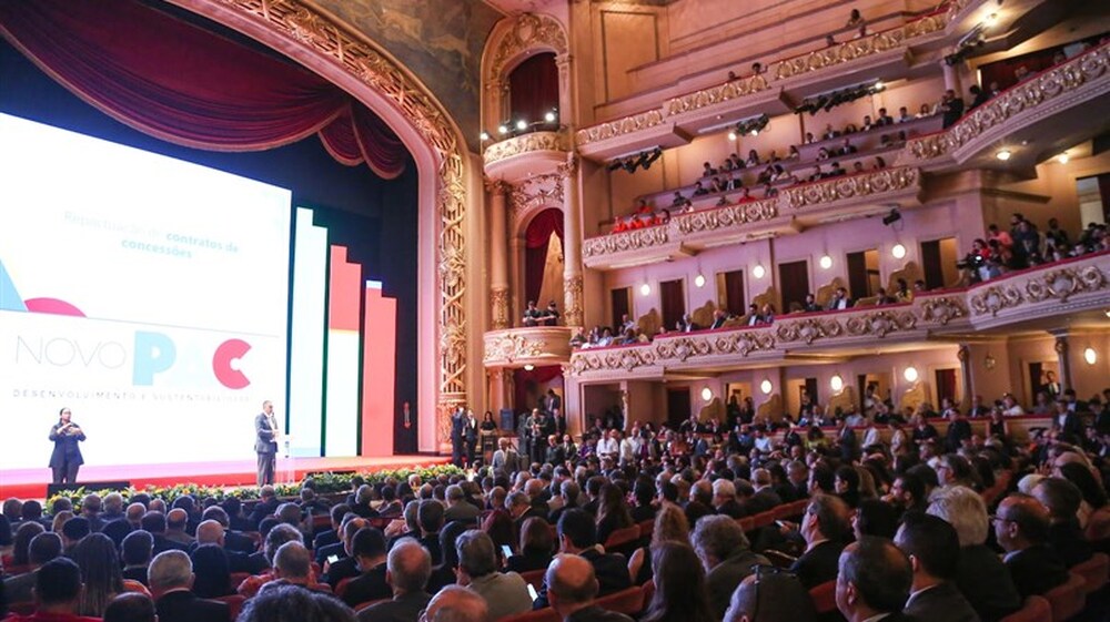 Presidente da Alerj Rodrigo Bacellar (PL)  participa do lançamento do novo PAC no Theatro Municipal