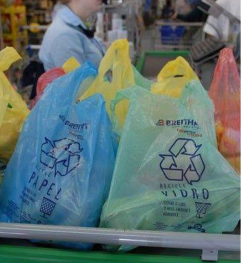 TJ-RJ anula lei municipal de Magé que proibia cobrança por sacolas biodegradáveis.