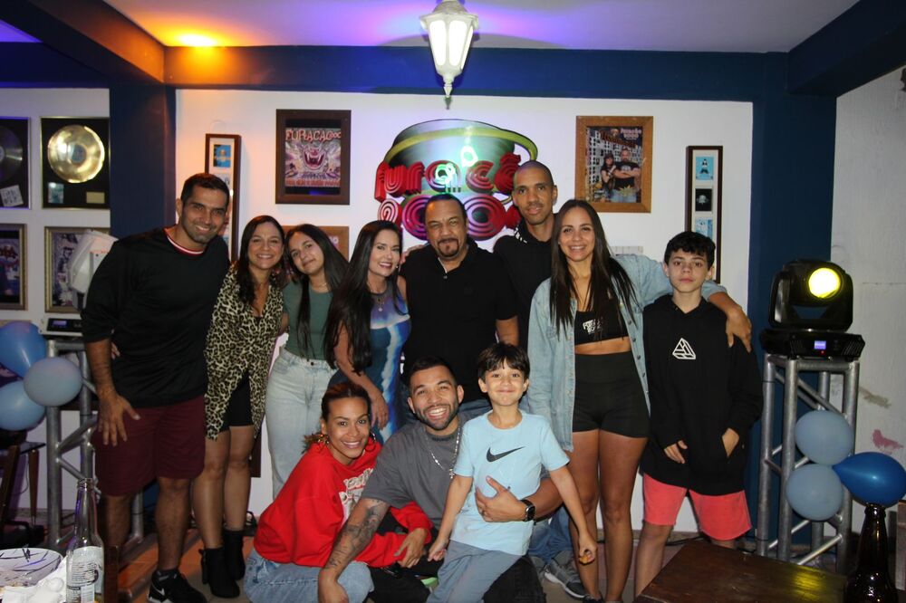 Aniversário de Rômulo Costa, o Paizão do Funk, é comemorado com grande festa