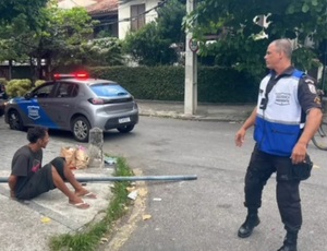 ASSISTA: Levou o poste junto para delegacia