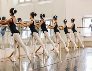 Prorrogadas as inscrições do processo seletivo 2024 da Escola Estadual de Dança Maria Olenewa do Theatro Municipal do Rio de Janeiro