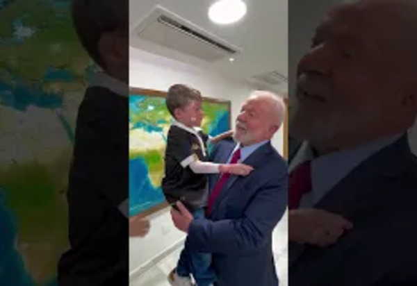 Recorde Emocionante: Lula recebe menino Gui e bate recorde de views nas redes do Lula, assista