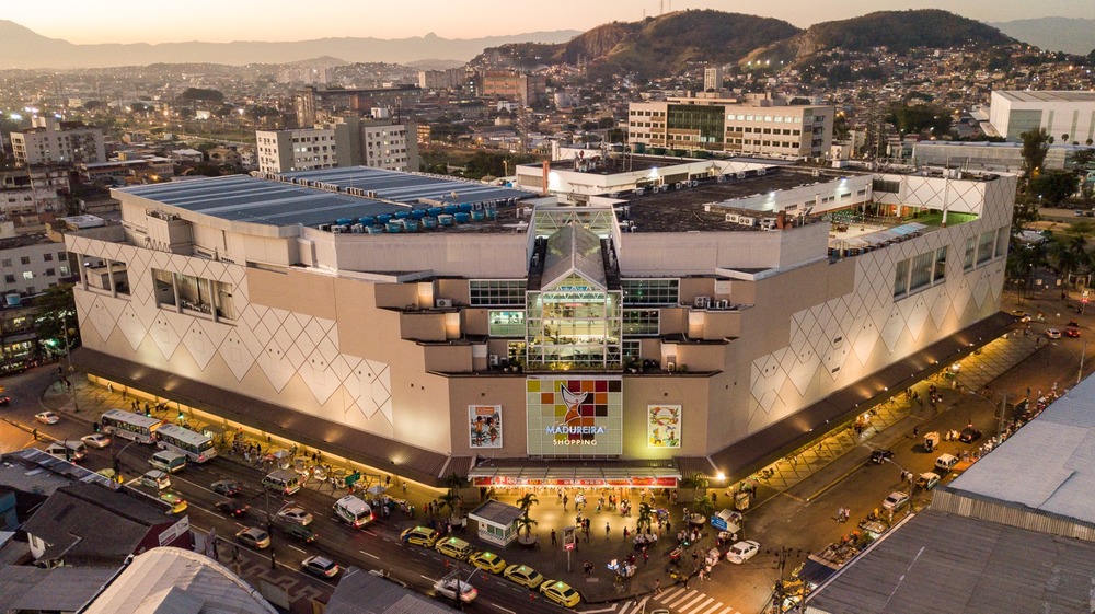 Black Friday do Madureira Shopping terá máquina com brindes, vale-compras e ingressos para feijoada da Portela e do Império Serrano