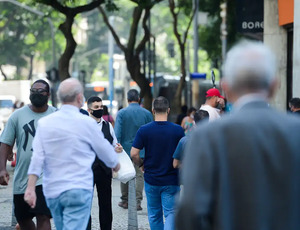 Esperança de vida ao nascer no Brasil fica em 75,5 anos em 2022