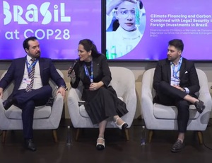 Líderes empresariais e autoridades destacam a aliança crucial entre financiamento climático e mercado de carbono na COP28