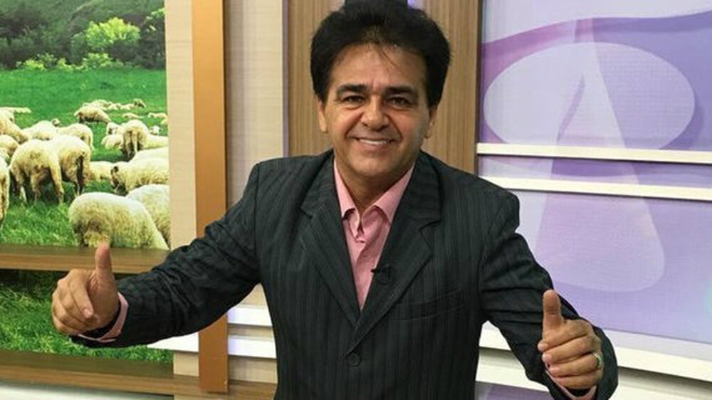 Herberth de Souza retorna ao SBT para integrar equipe do novo jornalístico 'Aqui e Agora': uma nova era está por vir!