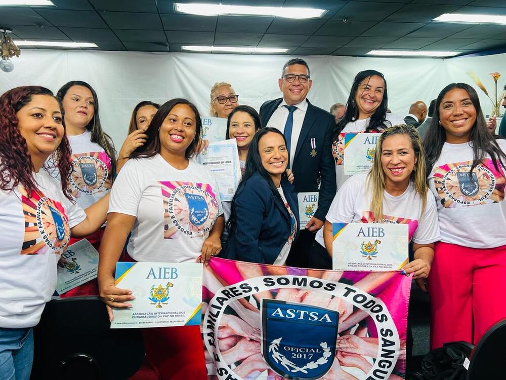 O Policial Leandro Sirqueira, recebeu a Medalha Mérito Policial Militar da AIEB BRASIL