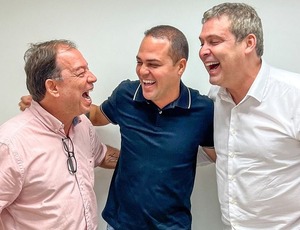 Tuninho, Ravis e Lindbergh: a foto que tirou o sono da política iguaçuana