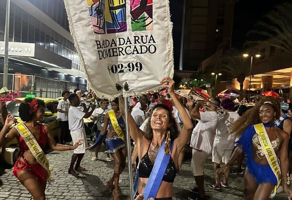 A Banda da Rua do Mercado realizou no dia, 8 de fevereiro, o desfile que marcou seus 26 anos de existência 