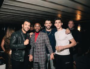 Encontro de bilhões: cantor Thiago Brava desafia Floyd Mayweather Jr para uma luta em Las Vegas