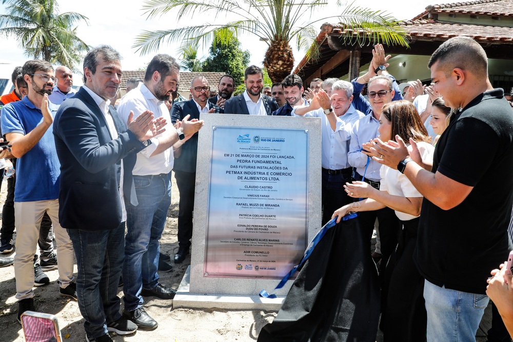 Castro participa do lançamento da Pedra Fundamental da fábrica da PetMax