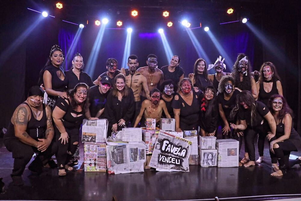 Corpos Periféricos e Show Opinião: Vanessa Fontana brilha como protagonista no 90º aniversário do Teatro Rival em um espetáculo emocionante e envolvente