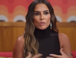 Deborah Secco recorda sexo com famosa: ‘A mais gostosa que já transei’