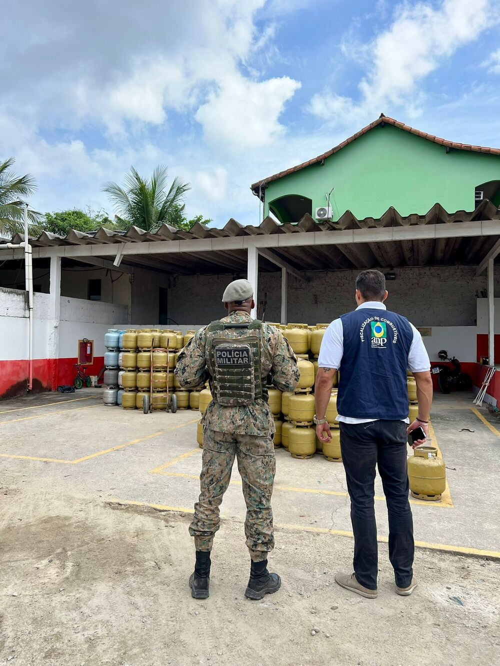 Cinco dias após morte de estudante, PM realiza operação contra milícia em Seropédica