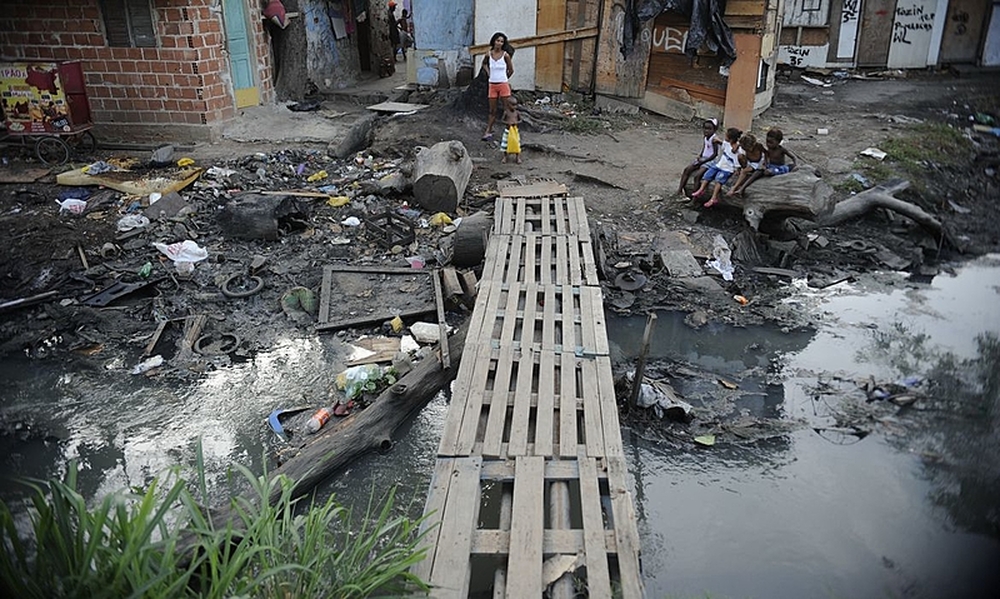 Saneamento ou Saqueamento? Reclamações contra Águas do Rio bate recorde