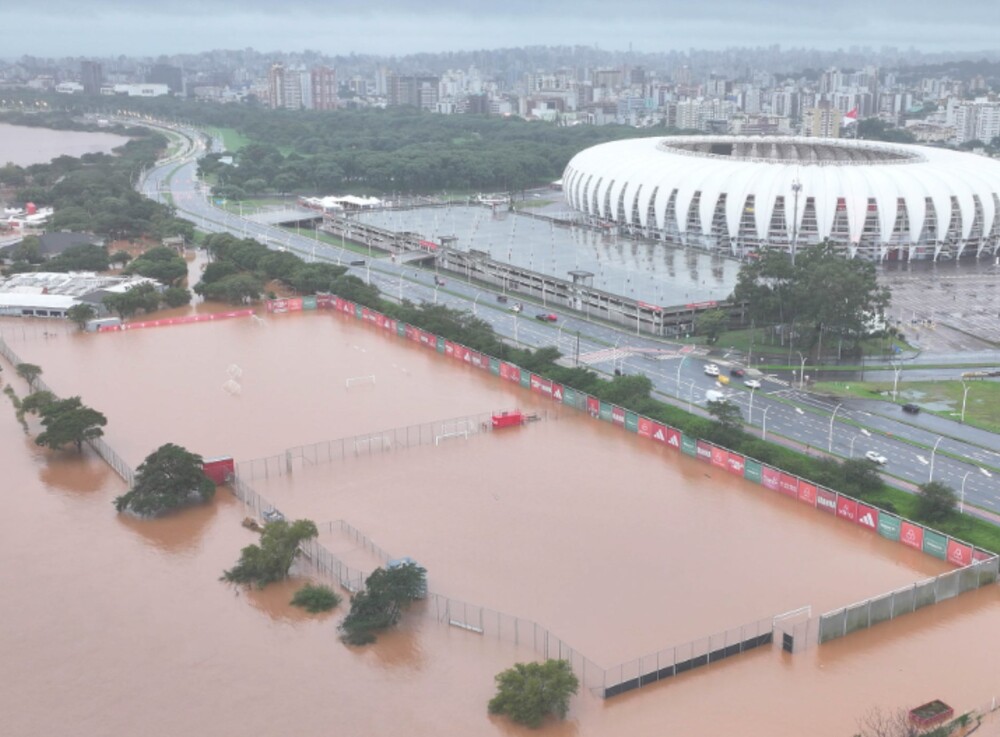 Porto Alegre debaixo d’água: Rodoviária e CTs de Grêmio e Inter são inundados