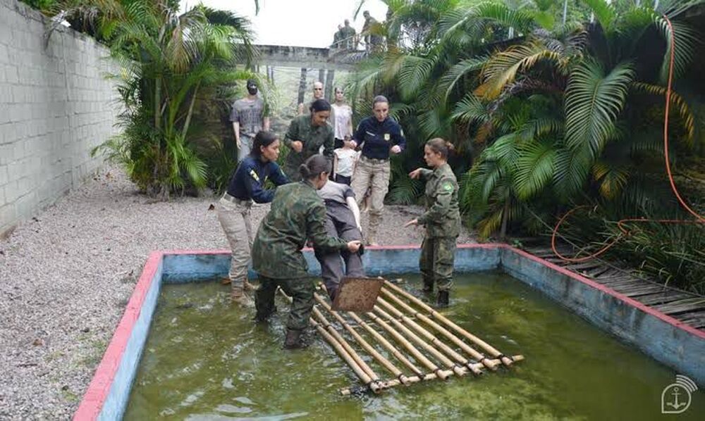 Servidores da Câmara dos Deputados participam do programa 'Pista de Liderança' da Marinha