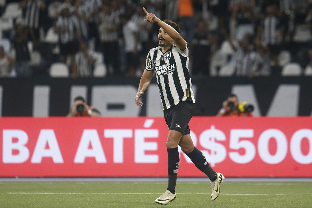 Botafogo consegue vitória de virada sobre o Bragantino