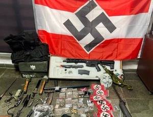 Jovem é Preso em São Paulo com Mais de 100 Itens Nazistas 