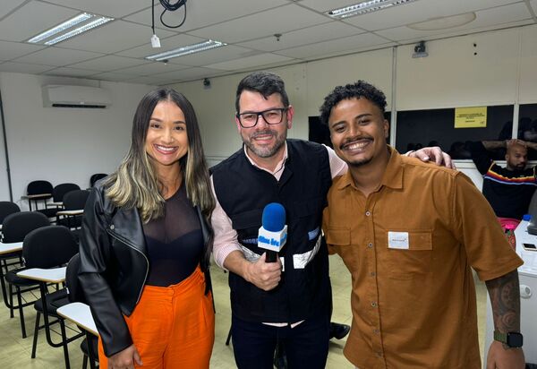 Jornada de Sucesso para Mulheres Empreendedoras: Professores Leonardo e Cássia inspiram com suas aulas de marketing e gestão de redes sociais