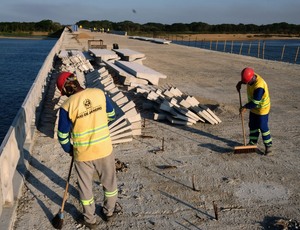 Castro anuncia obras da RJ-194 e RJ-196, que vão ligar Campos, São João da Barra e São Francisco de Itabapoana à Ponte da Integração