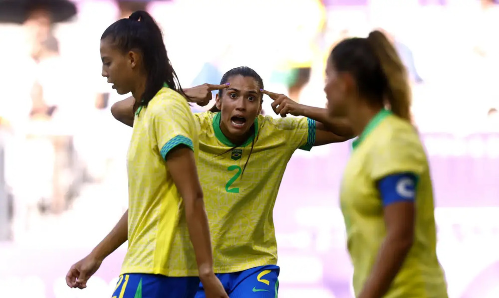 Futebol feminino perde para a Espanha, mas avança para as oitavas