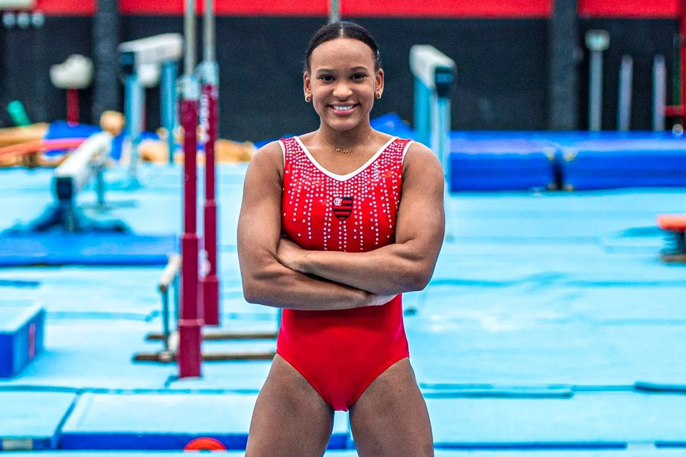 Ginasta do Flamengo supera Simone Biles e conquista o ouro em Paris, chegando a seis medalhas em Jogos Olímpicos