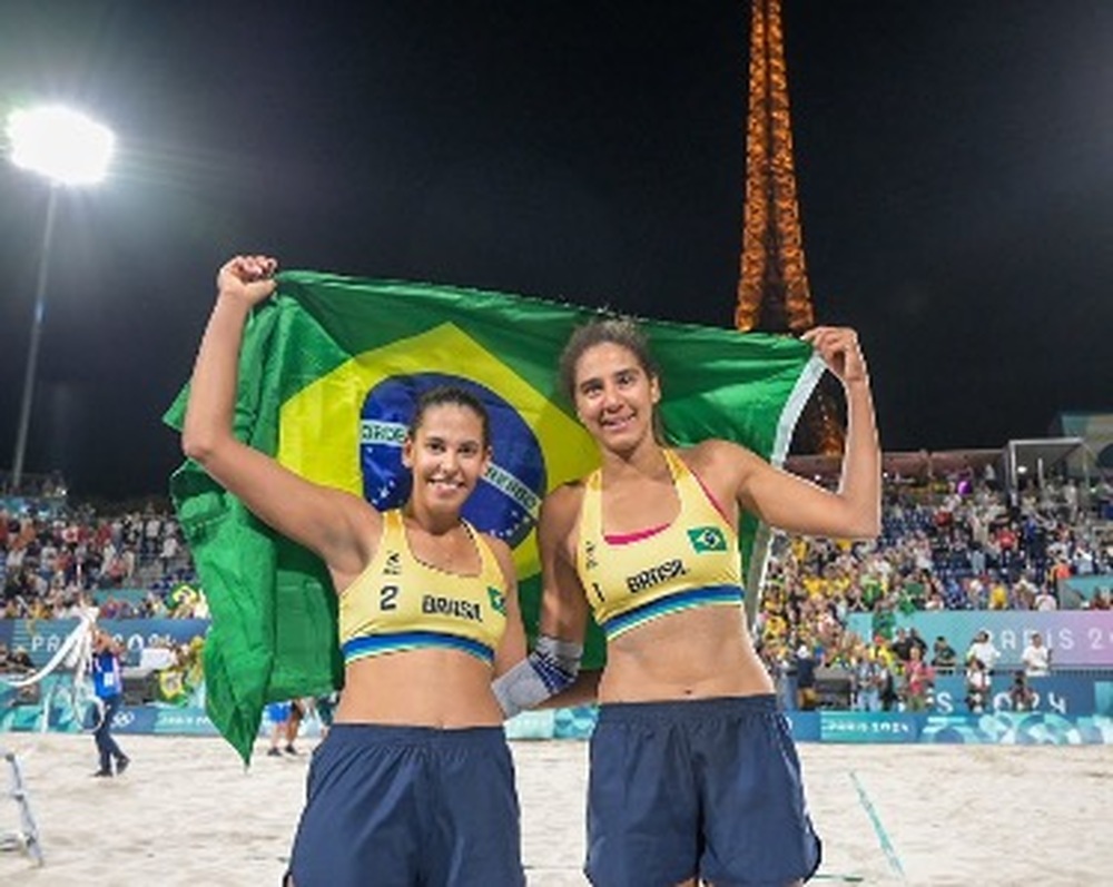 É ouro! Brasil vence o Canadá na final do vôlei de praia