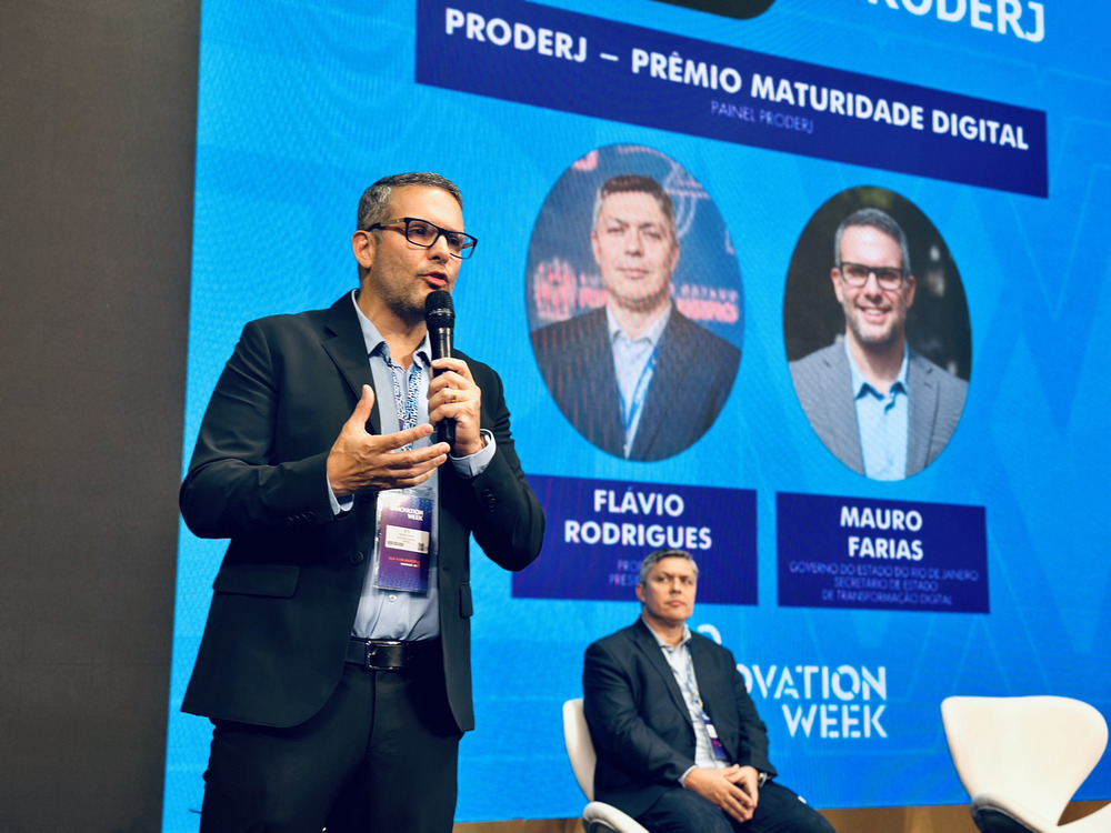 Secretaria de Transformação Digital e PRODERJ entregam Prêmio Maturidade Digital no Rio Innovation Week