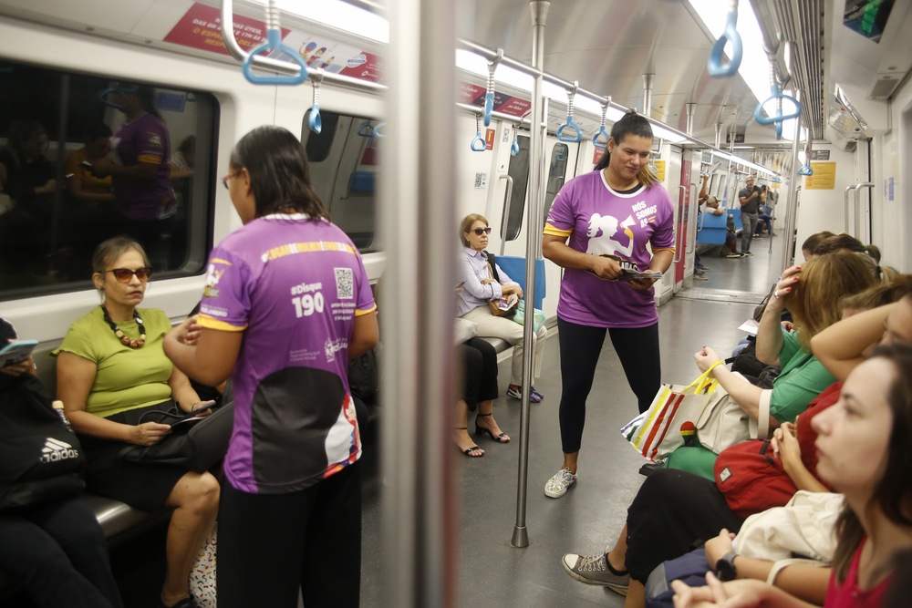 Agosto Lilás: Governo do Estado e MetrôRio fazem ação de conscientização no sistema metroviário