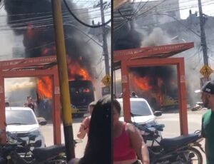 Criminosos incendiaram ônibus e bloquearam vias em Belford Roxo em represália a uma operação policial no Complexo do Chapadão