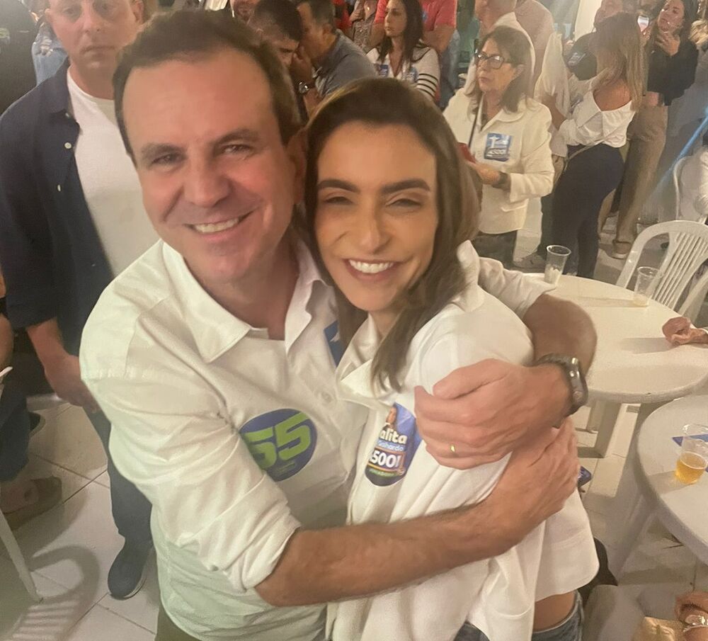 O prefeito Eduardo Paes e seus três principais escudeiros no lançamento da candidatura de Talita Galhardo