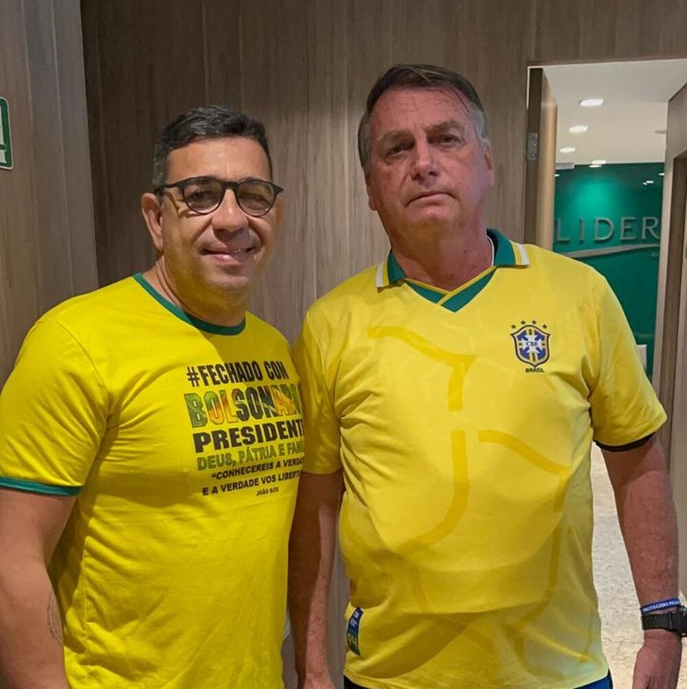 Com fé em Deus e apoio dos Bolsonaro, Leandro Sirqueira lança QG em São Gonçalo