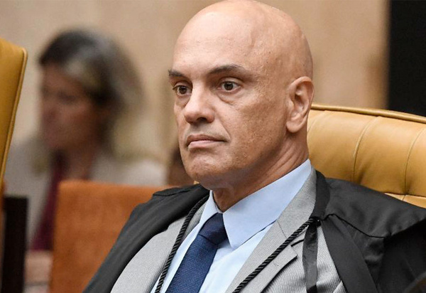 Alexandre de Moraes suspende rede social X no Brasil após descumprimento de ordens judiciais